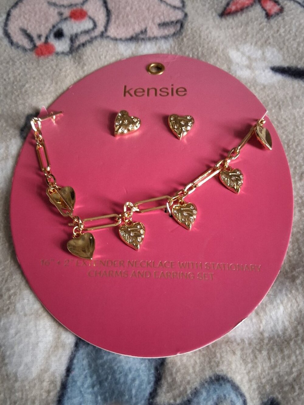 pretty 18 inch necklace and earring set/